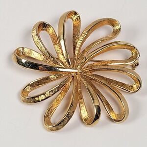 Vintage Coro Gold Tone Flower Brooch Pin Textured Openwork Statement HEAVY